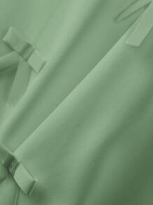 CosyJoli 大码女式无袖蝴蝶结 V 领设计休闲白衬衫，时尚日常穿着