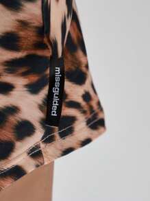 MISSGUIDED PLUS x Playboy 系列加大码豹纹迷你连衣裙，搭配粉色饰边细肩带，修身派对俱乐部夜总会夏季紧身连衣裙 - 彩色 - 查看 7