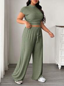 CovetEZ Plus Size Simple Solid Color Short Sleeve Shirt And Pants 2 Pieces Set, Casual Everyday Wear - Green - View 5