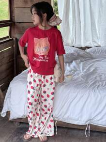 Dazy Kids 青少年女孩圆领针织卡通人物印花短袖 T 恤和全身草莓印花裤家居服睡衣套装，夏季 - 紅色 - 查看 4