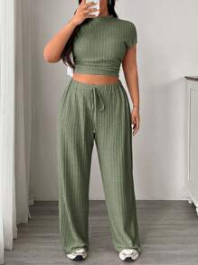 CovetEZ Plus Size Simple Solid Color Short Sleeve Shirt And Pants 2 Pieces Set, Casual Everyday Wear - Green - View 1