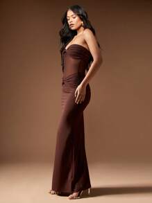 MISSGUIDED 抹胸式网眼长款晚礼服，带结饰，前部扭纹及地褶饰连衣裙，适合婚礼宾客、庆典舞会、冬季秋季 - 咖啡 - 查看 6