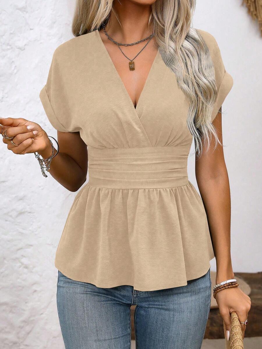 SHEIN Clasi 女式夏季纯色褶皱腰 V 领蝙蝠袖休闲荷叶边衬衫，度假装 - 卡其色 - 查看 1