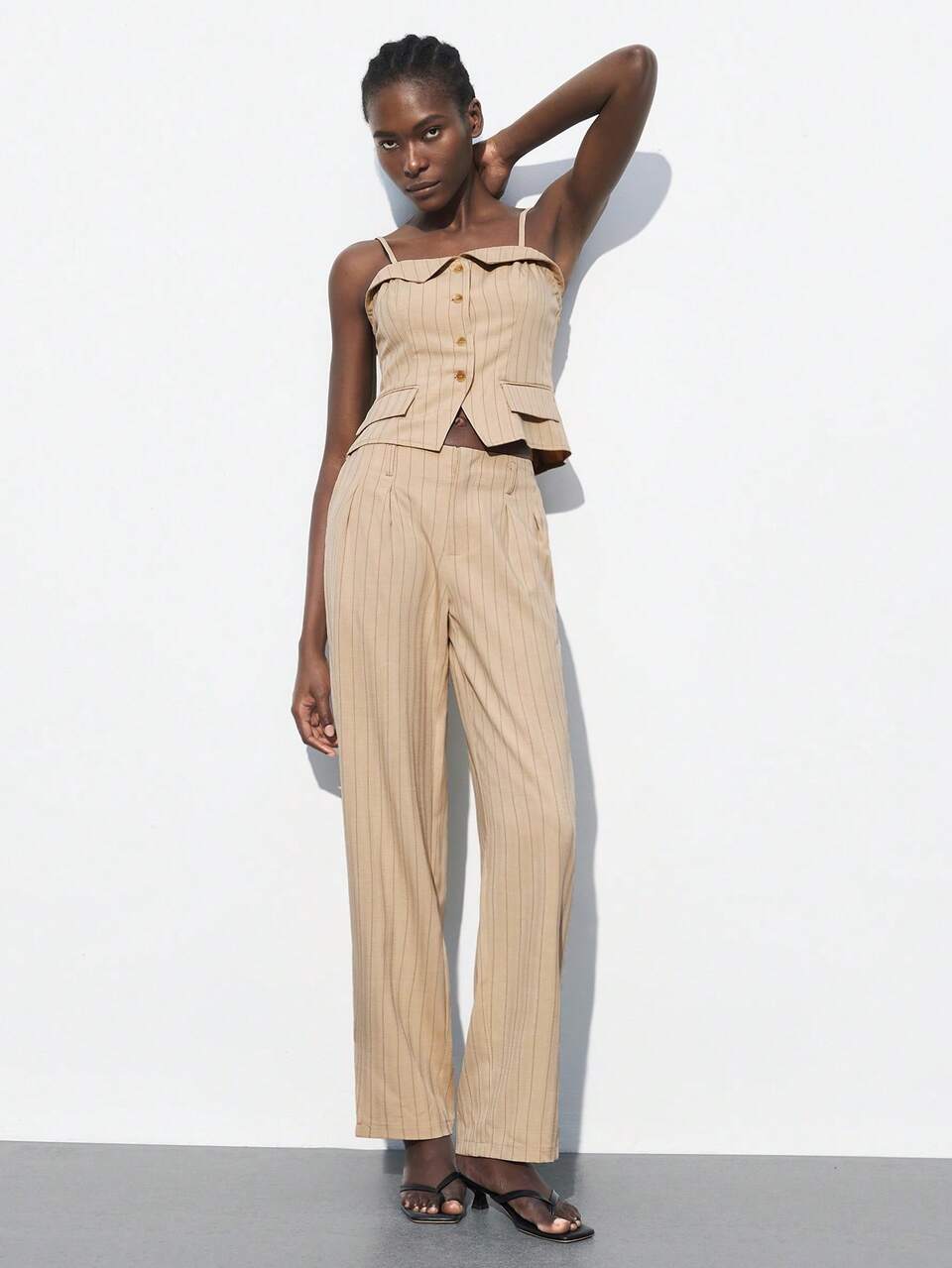 SHEIN Maija 2025年春夏新作 カジュアルファッション快適なウィメンズベージュ ストライプパンツ、ミュージックフェスティバル ビーチバケーション デイリーカジュアル ロマンチック アーバンリゾート、お出かけ、パーティー、ウェディング、卒業式スタイルに適しています