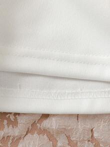 女孩优雅精致白色背面蝴蝶结装饰修身简约连衣裙