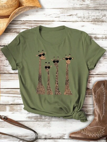 SHEIN LUNE Giraffe Pattern Round Neck Short Sleeve Fashion Plus Size T-Shirt, Summer Graphic Tees Women Tops