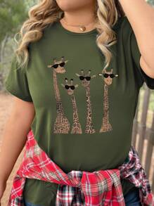 SHEIN LUNE 长颈鹿图案圆领短袖时尚大码 T 恤，夏季图案 T 恤女式上衣 - 橄欖綠 - 查看 3