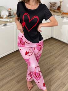 Conjunto de pijama de mujer con estampado romántico de corazón y labios