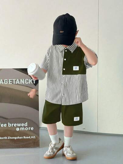 SHEIN 2 件/套年轻男孩舒适日常百搭宽松韩版时尚条纹衬衫和撞色短裤套装，适合春夏季，日常、运动、郊游、学校、派对、度假、拍照、返校