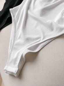 SHEIN LUNE 2 件黑白抹胸女式紧身衣 Gyaru 女式紧身衣 夏季热带度假女装 欧洲夏季狂欢上衣 女式夏季服装 - 黑與白 - 查看 5