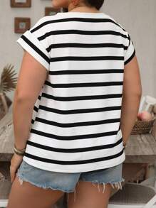SHEIN LUNE Camiseta casual holgada de manga corta con escote en V a rayas para mujer de talla grande