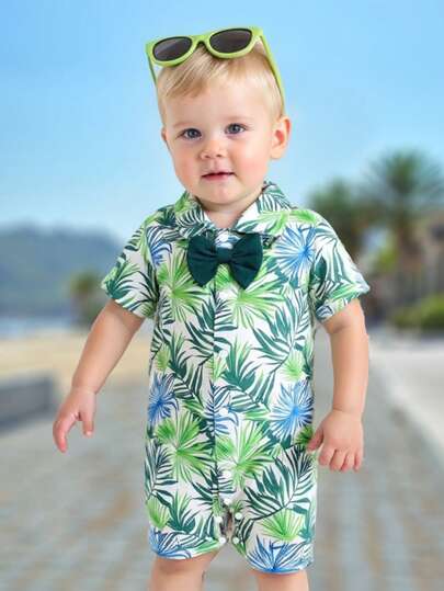 男婴节日绿色热带植物印花短袖 Polo 连体衣带蝴蝶结，宽松舒适，夏季