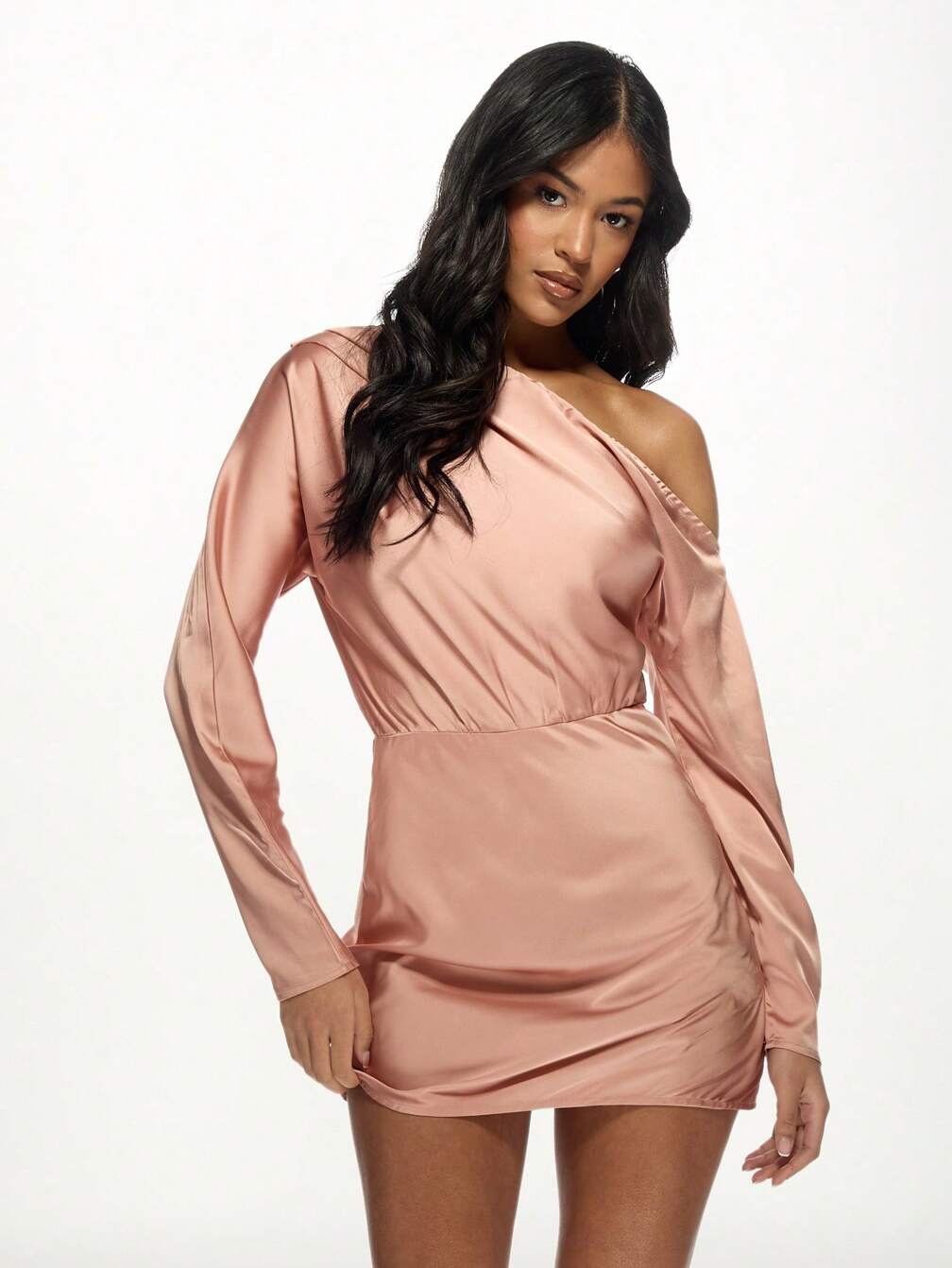 one shoulder batwing sleeve dress MISSGUIDED Asymmetric One Shoulder Batwing Sleeve Satin Bodycon Mini Dress ｜MISSGUIDED