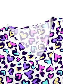 PopScrub Women Plus Size V-Neck Short Sleeve Dual Pocket Side Slit Colorful Heart Print Nurse/Doctor Work Scrub Uniform Top Check/Pet Grooming/Nutritionist/Lab Work Short Sleeve Scrub Uniform Top With Multi-Pockets, Functional Work Top, Fashion Women Apparel, Functional Holiday Wear, Valentine's Day Women's Clothing - Multicolor - View 3