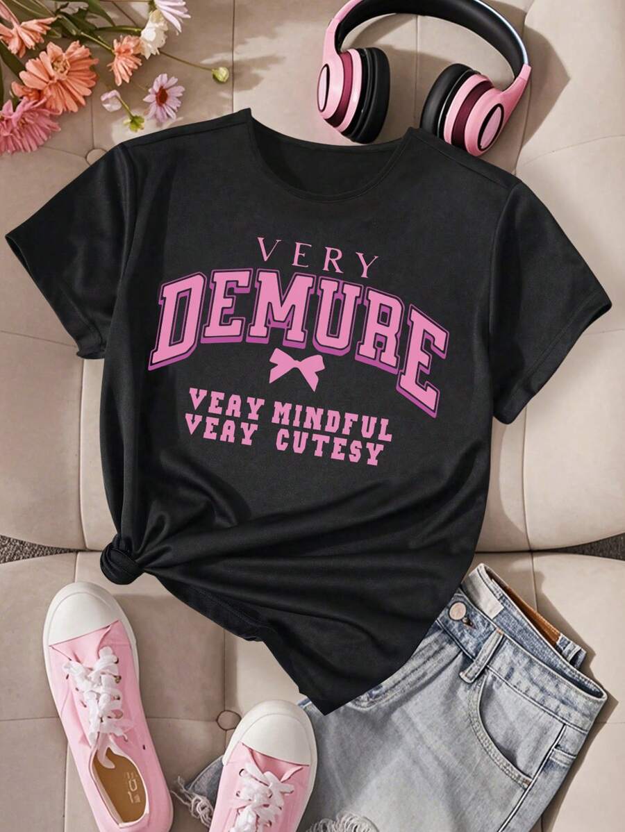 SHEIN Explorewe Kaos Polo Hitam Gaya Kampus Amerika Kasual dengan Cetakan Frasa Bahasa Inggris untuk Anak Perempuan Remaja, Cocok untuk Sekolah, Perjalanan, dan Olahraga di Musim Panas - Hitam - View 1