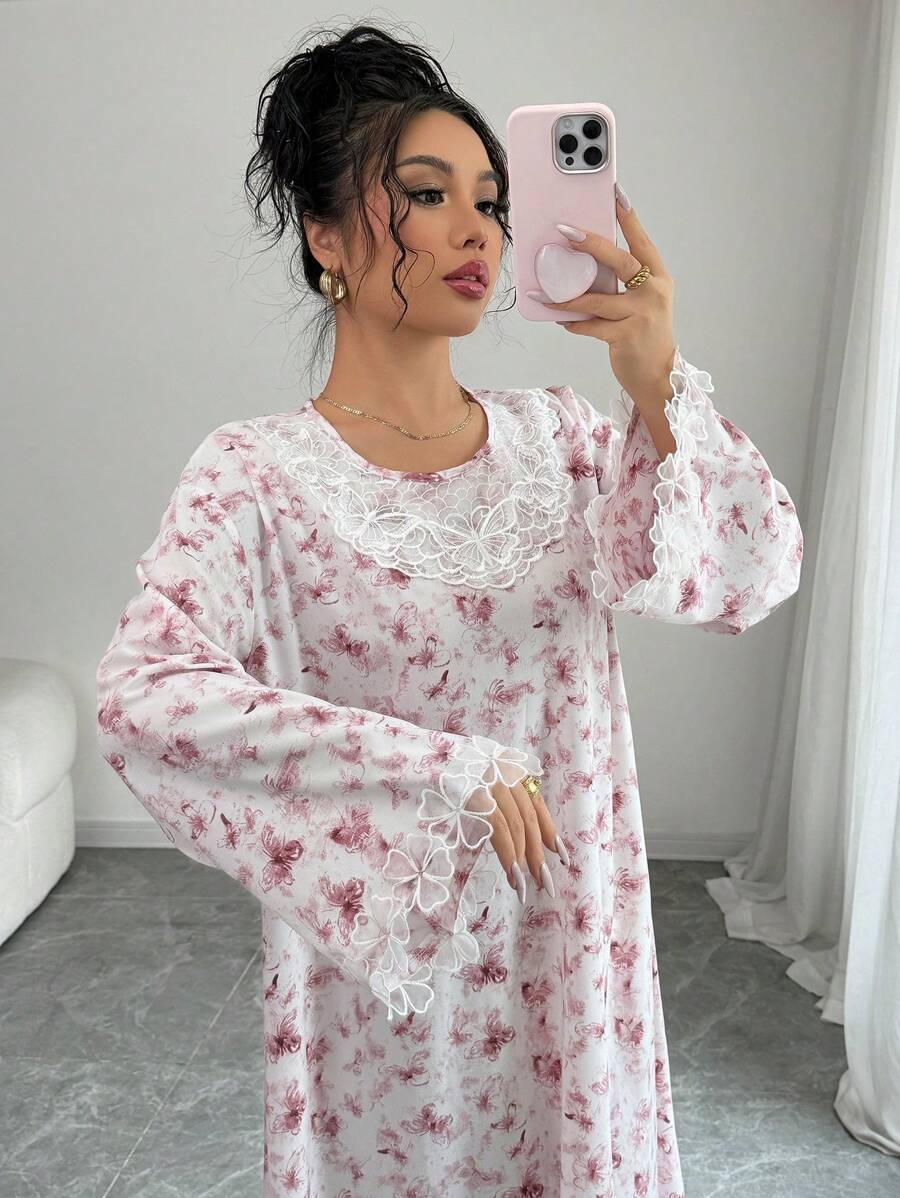Al Najma 女式梭织印花花朵领口和袖口边缘拼接宽松长袖阿拉伯长裙，端庄 - 粉色 - 查看 1