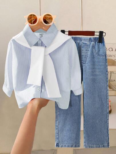 SHEIN Genkimix Kids Ung flicka Casual Koreansk stil mode turndown krage Raglan ärm Lösrandig topp med axelkappa och elastisk midja Rak solida jeansbyxor Set