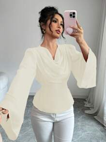 Chiquease Elegancka damska bluzka z długimi rękawami i rozkloszowanymi mankietami i kokardą