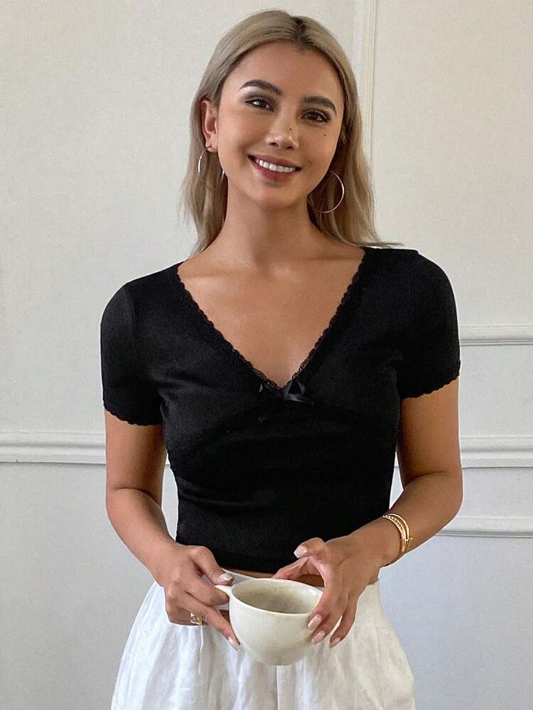 Contrast Lace V-Neck Short Sleeve Fitted Crop Top For Women, Summer