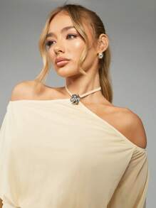 MISSGUIDED PLUS Đầm ngắn cỡ lớn hở vai cổ yếm tay phồng với chi tiết nhún eo, hoàn hảo cho tiệc cưới, các dịp đặc biệt hoặc buổi tối đi chơi. - Màu be - Xem 6