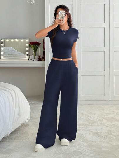 SHEIN EZwear 2 件套夏季灰色紧身短袖 T 恤和宽松运动裤休闲装