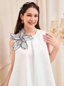 SHEIN Teen Girl 3D Floral Decor Colorblock Sleeveless Round Neck A-Line Dress - Black and White - View 3