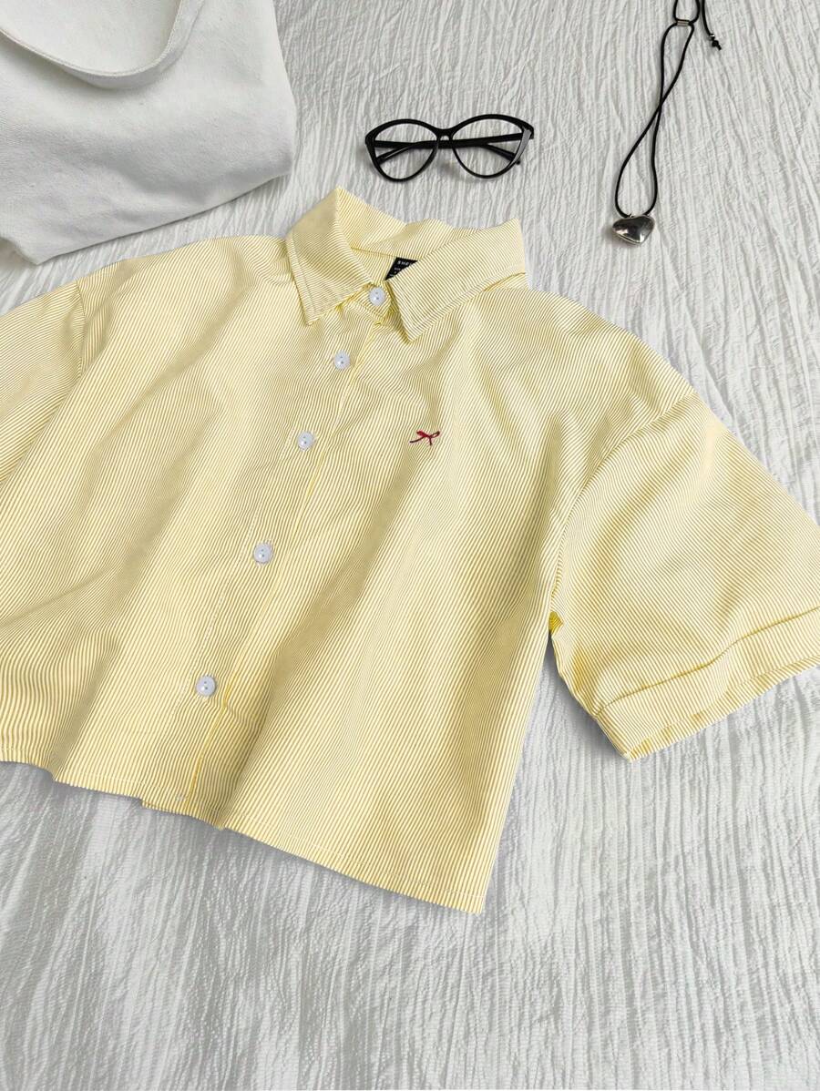 Elamini 女士蓝色条纹蝴蝶结刺绣落肩短款衬衫 - 黃色 - 查看 1