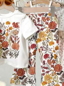 SHEIN Vintage Pressed Flower Sets, Boho Wildflowers, Plant Sets, Vintage Botanical Sets, Pastel Floral Nature Sets, Garden Lover Gift, Baby Girls' Casual Minimalist Short Sleeve Round Neck Top And Pants Set, Suitable For Spring/Summer