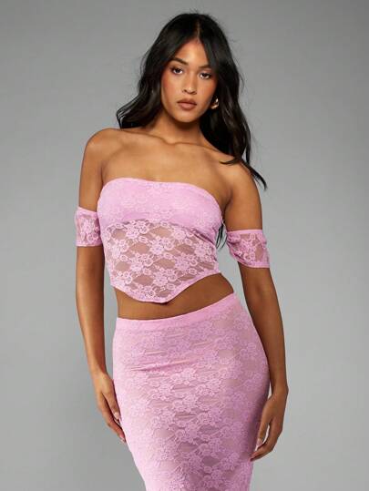 MISSGUIDED Top de encaje con diseño de hombros descubiertos, detalles de corte Bardot, uso para fiestas y ocasiones especiales, con estructura de ballenas, colección primavera-verano