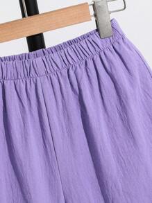 Ensemble 3 pièces pour préadolescents: polo violet et blanc, shorts à taille élastique, et débardeur imprimé de lettres sans manches. Convient pour les vacances d'été, les tenues décontractées et de sport