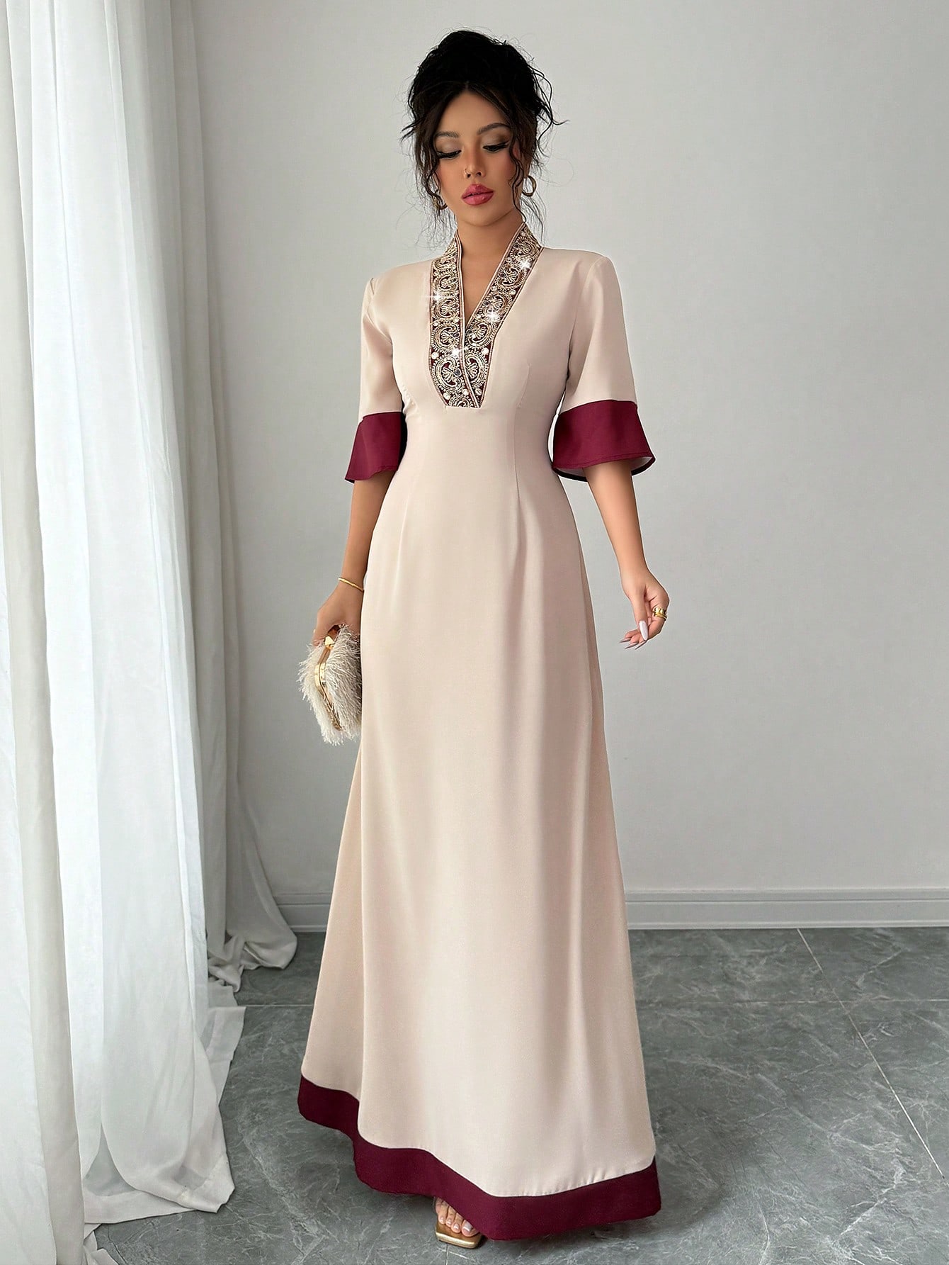 Rafferiza فستان صيفي بتصميم أنيق مع تطريز زهري على...