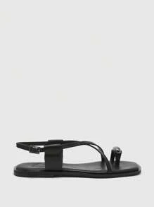 CUCCOO BIZCHIC Women's Fashion Black Ring Metal Decor Strap Simple Comfortable Flat Sandals For Commuting, Dating, Party, Walking, School