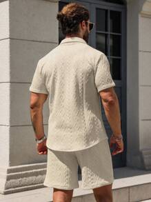 Manfinity Homme Men 2pcs Set: Single-Breasted Short Sleeve Shirt & Texture Shorts, Cream Outfit Men - Beige - View 2