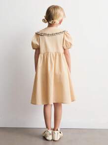 SHEIN Vestidos de estilo campestre y de vacaciones para niñas jóvenes de color amarillo suave con cuello bordado, manga abullonada y cintura - Beis - Ver 2