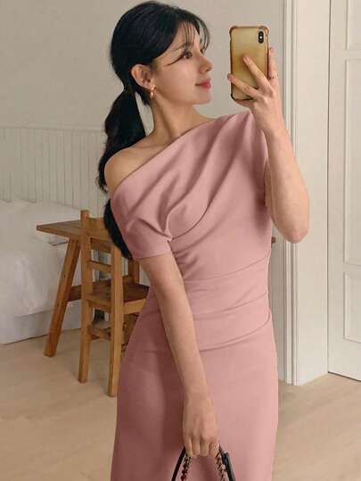 DAZY 女士休闲斜肩收腰中长连衣裙，日常穿着