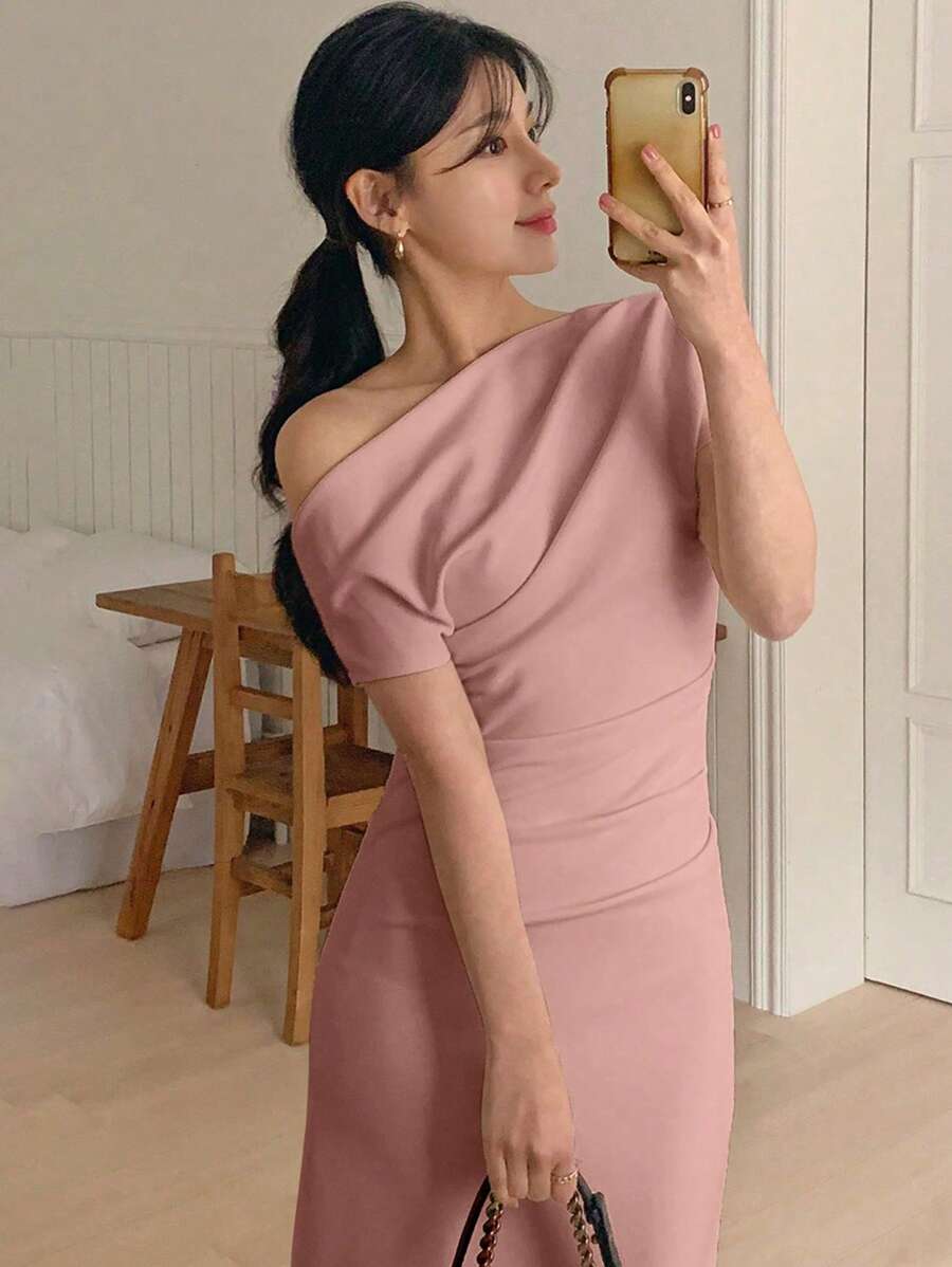 DAZY 女士休闲斜肩收腰中长连衣裙，日常穿着长款连衣裙 - 卡其色 - 查看 1