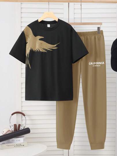 SHEIN 2 件套青少年男童休闲百搭舒适高性价比老鹰印花圆领短袖 T 恤和字母印花抽绳腰裤套装