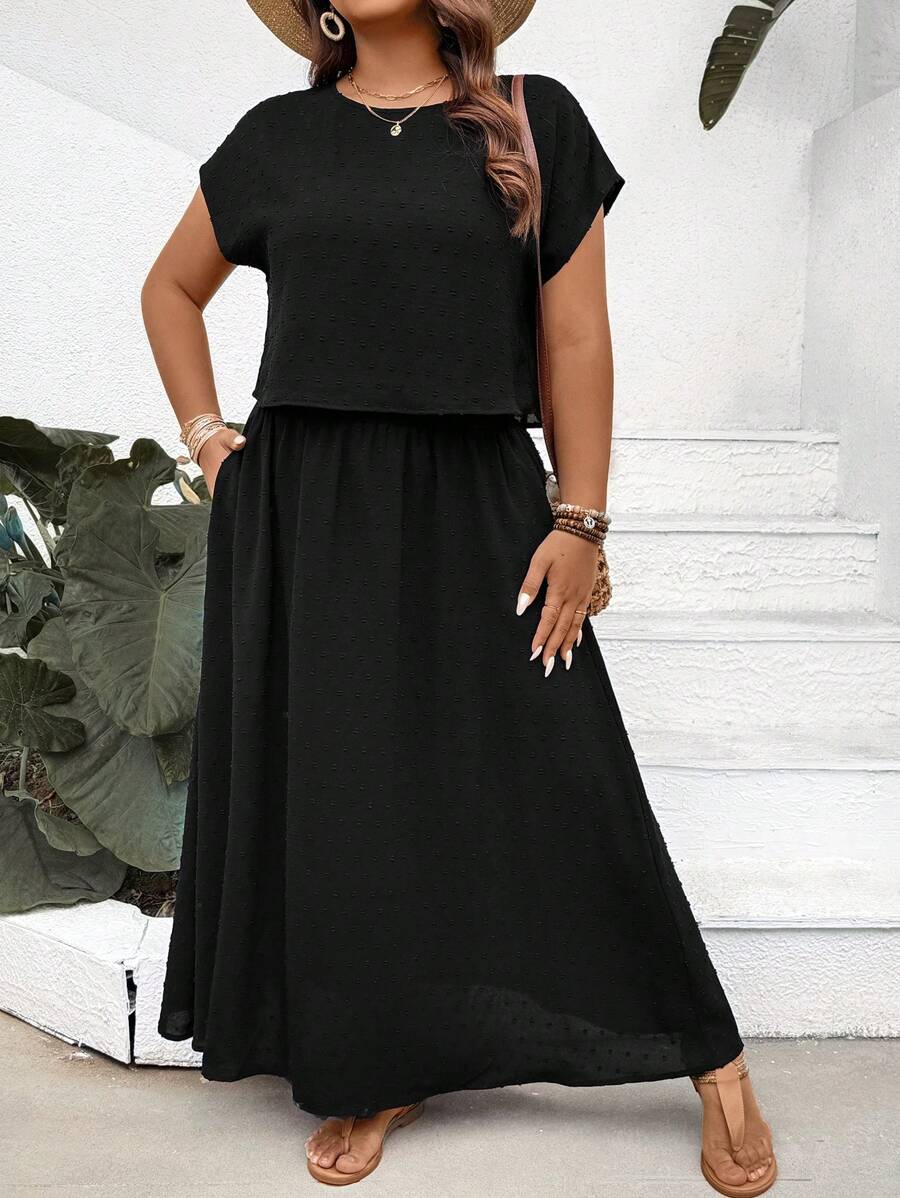 SHEIN LUNE Bộ 2 món áo thun cổ tròn tay ngắn họa tiết màu trơn và chân váy cỡ lớn - màu đen - Xem 1