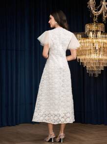 Modelyn 女式长款纯色荷叶边袖修身网眼 V 领连衣裙 - 白色 - 查看 5