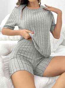 SHEIN Conjunto de pijama de mujer con top de manga corta de cuello redondo holgado y costilla de unicolor cepillada, talla grande shorts - Gris - Ver 5