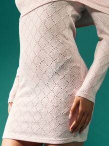 MISSGUIDED Vestido mini ajustado de manga larga con hombros descubiertos y diseño de diamante tejido, para fiesta de invierno, club y noche. Moda contemporánea. - Rosa - Ver 4