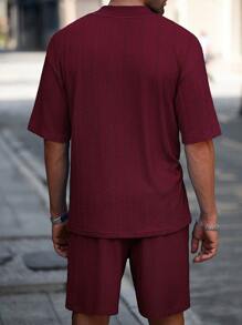 Manfinity Homme Men 2pcs/Set Solid V-Neck Short Sleeve T-Shirt And Shorts Set, Minimalist & Fashionable, Suitable For Summer - Burgundy - View 2