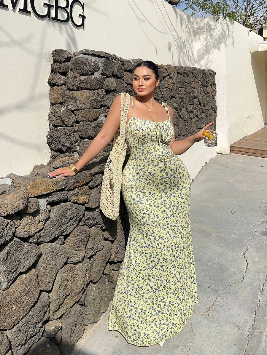 Sunnyshic Fashionable Mini Ditsy Floral Strappy Waist-Cinched Long Knit Dress - Multicolor - View 1