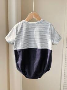 SHEIN Tutina casual sportiva e carina per bambini e bambine, in maglia larga a righe e patchwork, adatta per primavera ed estate, da indossare dentro e fuori casa
