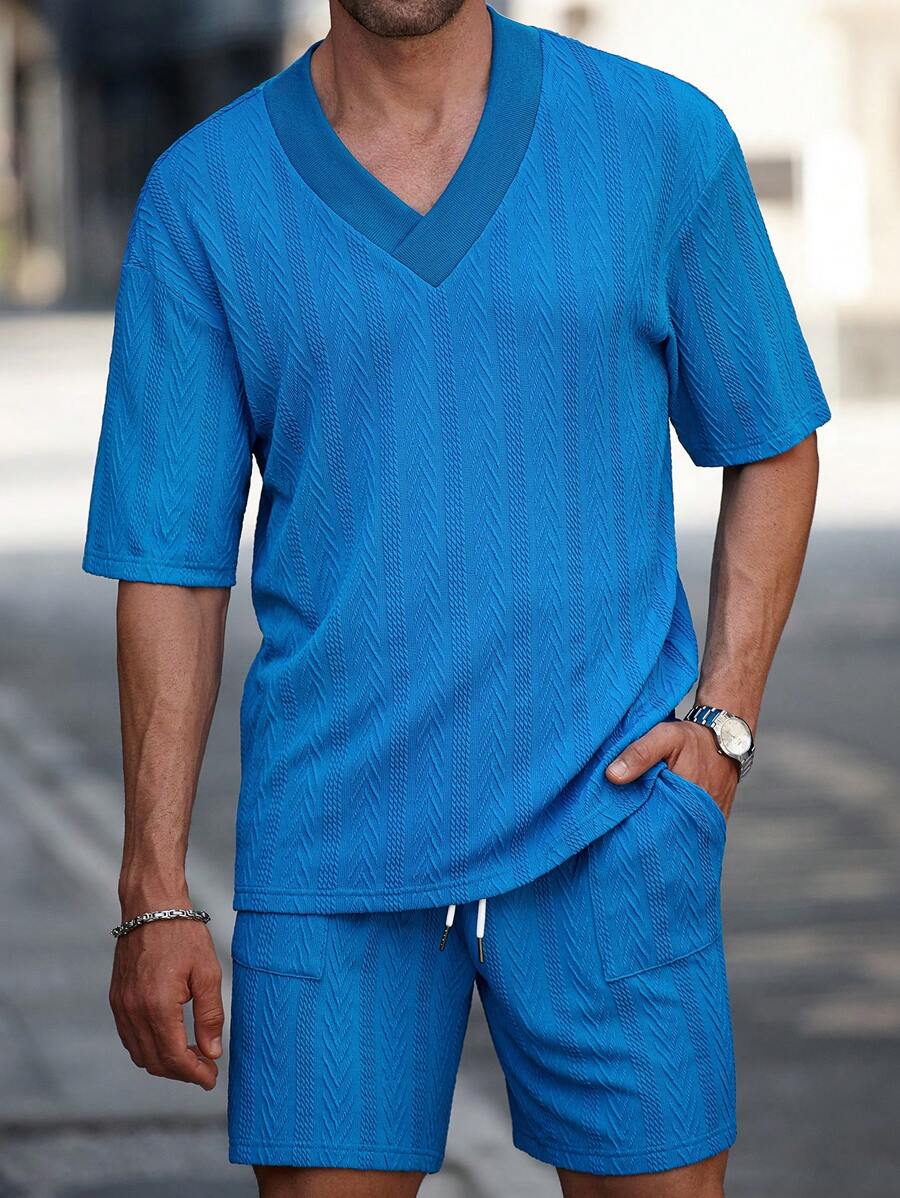 Manfinity Homme Conjunto informal de camiseta de manga corta de cuello en V de unicolor y pantalones cortos con cordón en la cintura para hombres - Azul - Ver 1