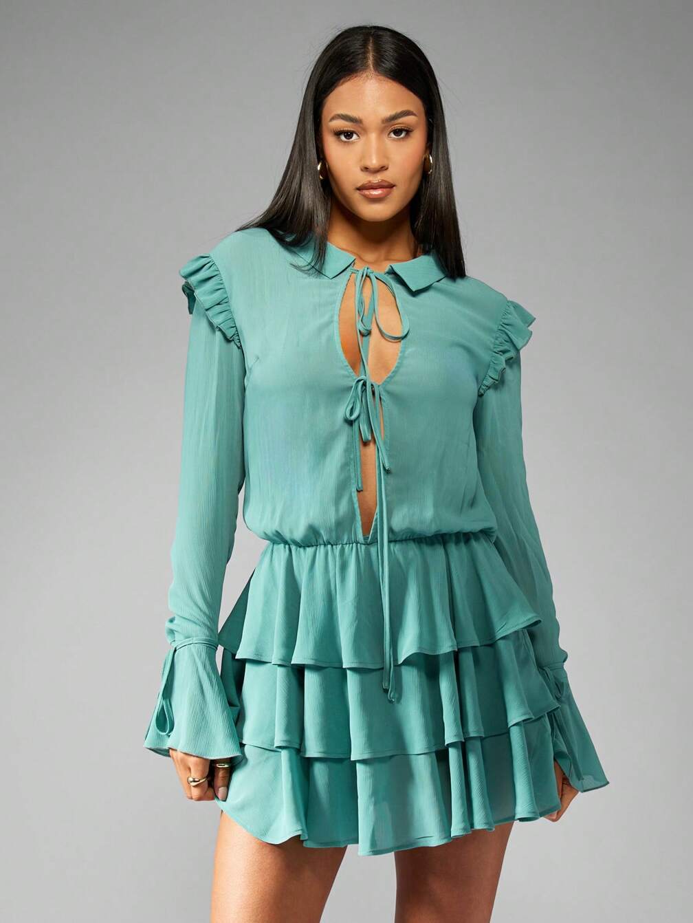 collared christmas dress MISSGUIDED Front Tie Tiered Skirt Mini Christmas｜MISSGUIDED Size:Neck 15-14 1/2   Sleeve 34/35