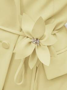 MOTF PREMIUM SLIM FLORAL WAIST BELT BLAZER - Yellow - View 2