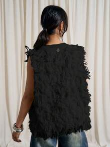 AiiRZ Top sin mangas de encaje texturizado de lujo con cuello en V, una prenda esencial para el otoño e invierno para ocasiones elegantes, fiestas y eventos, y como capa