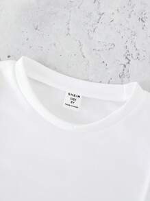 SHEIN 2 件套男童图案字母印花休闲短裤套装，适合日常和运动穿着 - 白色 - 查看 6
