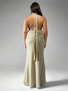 MISSGUIDED MISSGUIDED PLUS Plus Size Cut Out Maxi Evening Gown Elegant Halter Neck Twisted Front Wedding Guest Special Occasion Long Floor Length Glamorous Party Dress